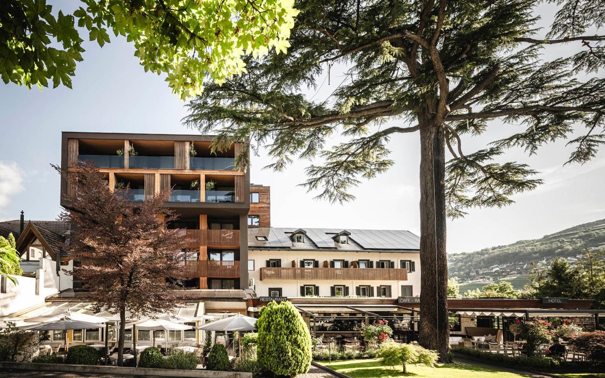 Hotel Loewenhof Брессаноне Экстерьер фото